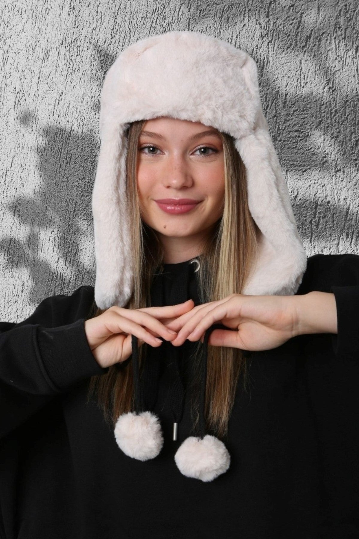 Faux-Fur Pilot Hat With Earflap - Beige