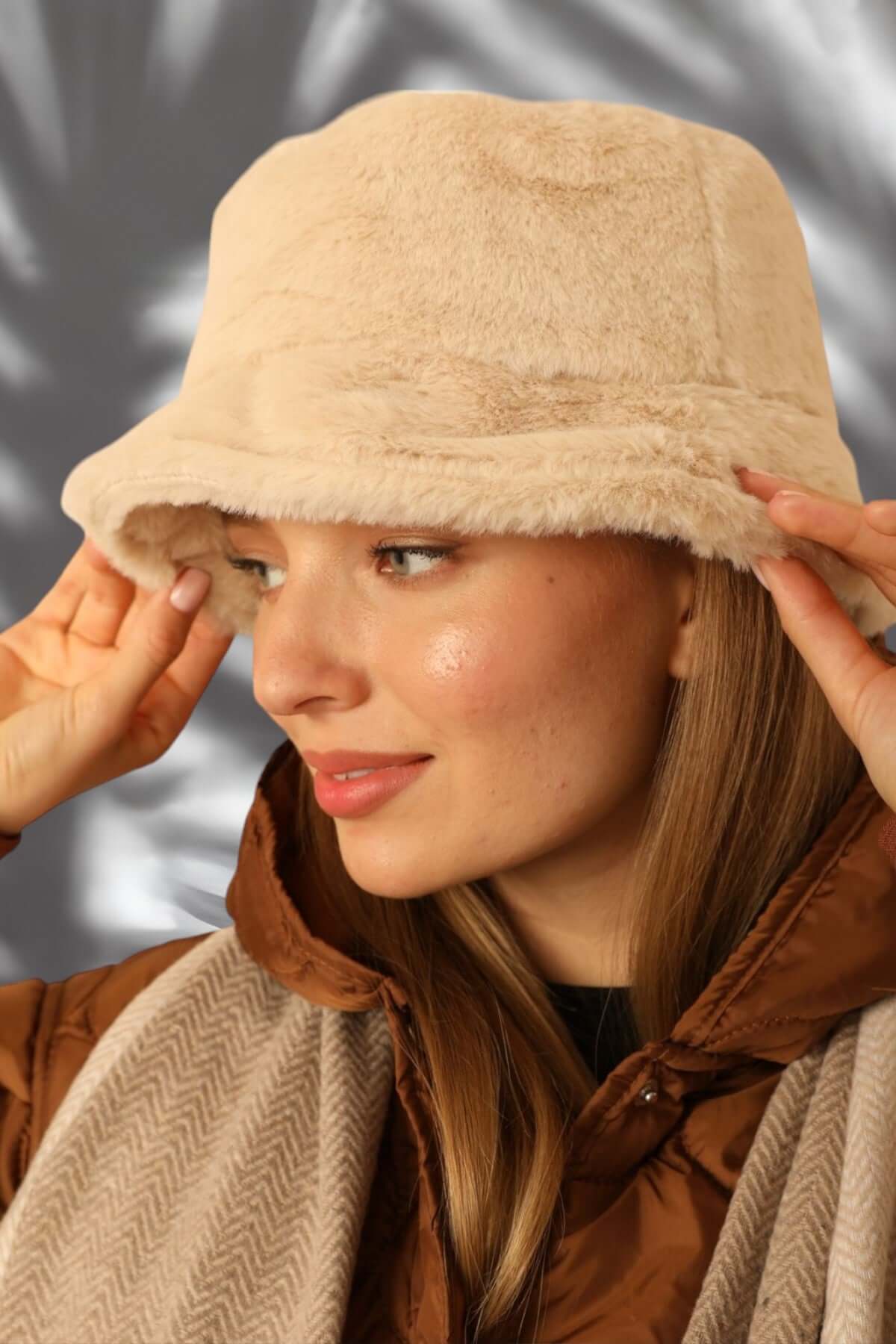 Faux-Fur Bucket Hat - Beige