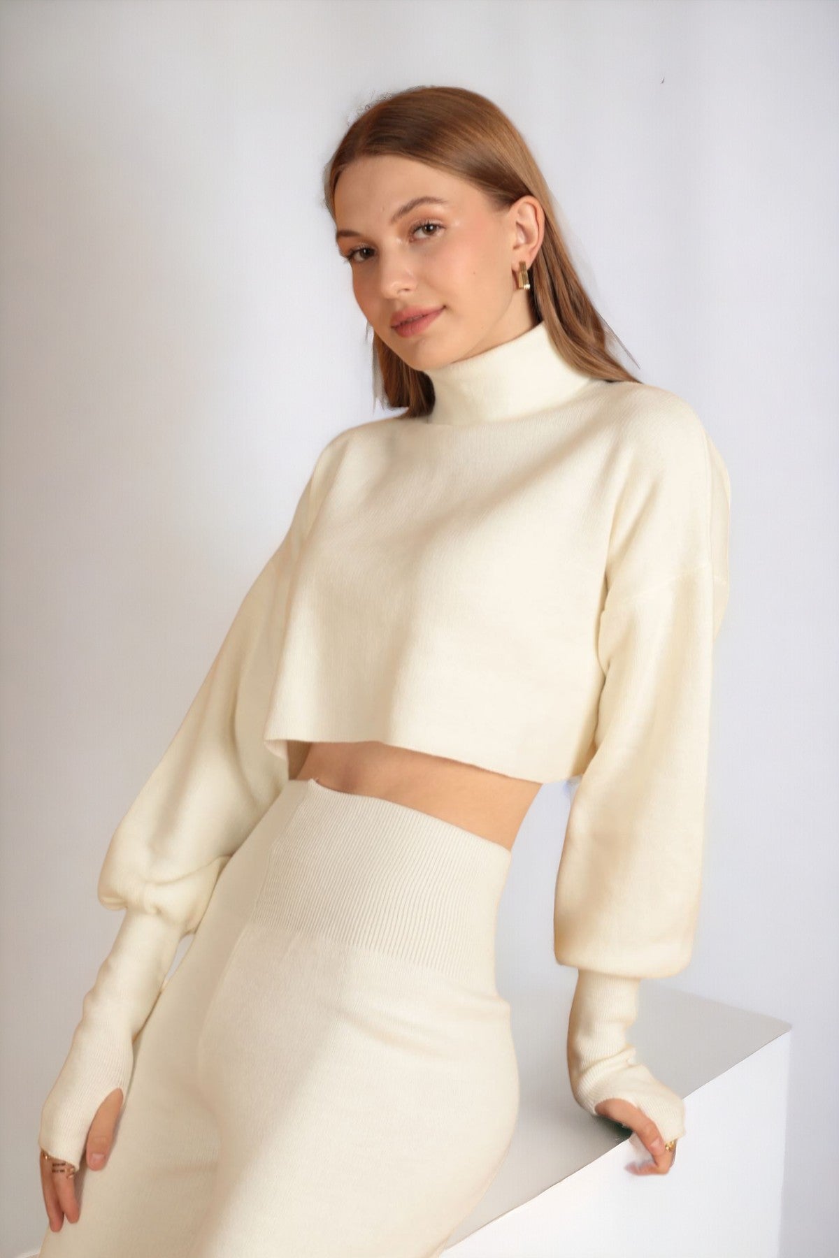 Knitted Crop Turtleneck Sweater with Puff Sleeve-Ecru