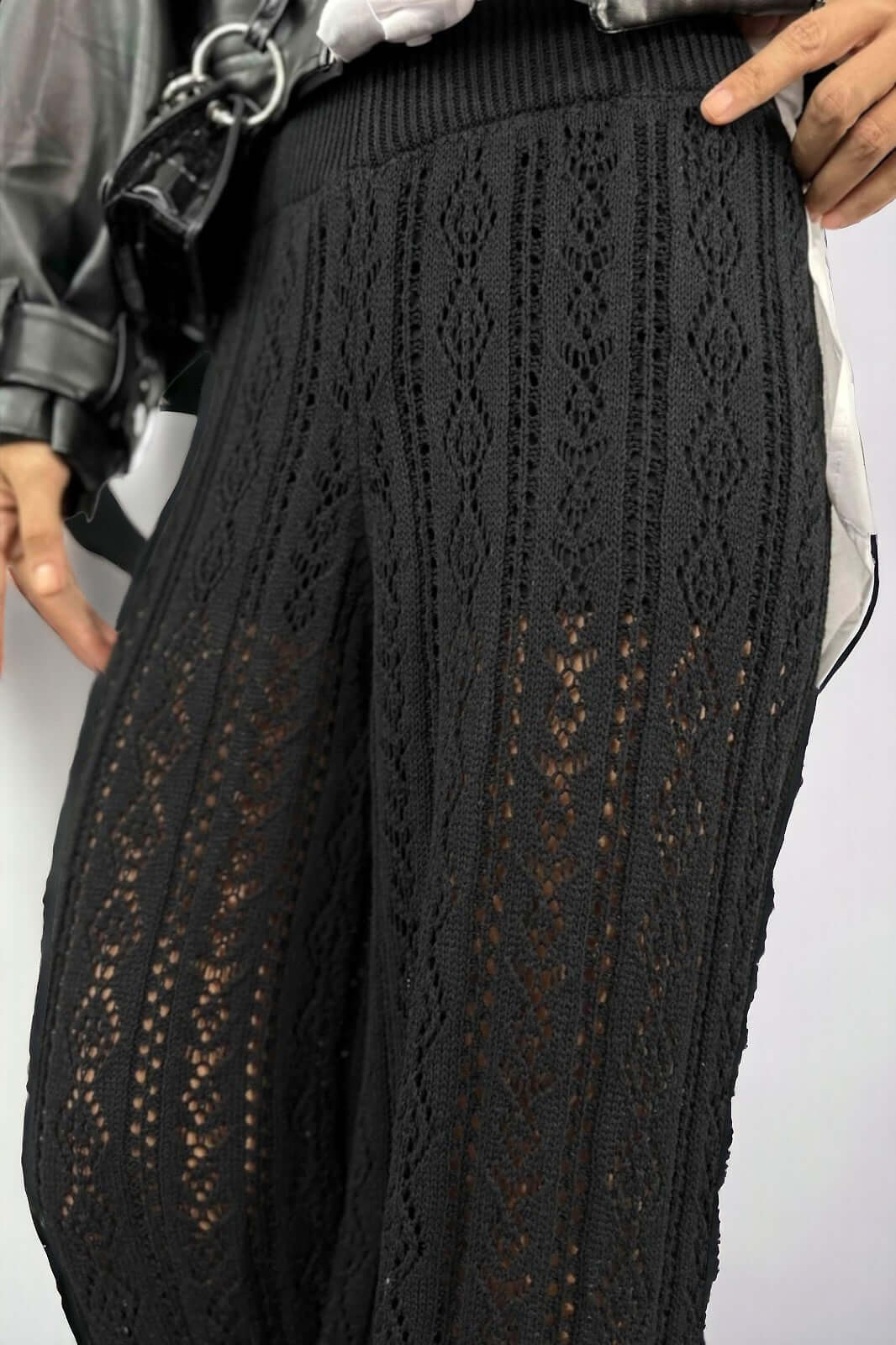 Openwork Knitwear Trousers-Black