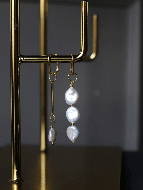 Gaia 3 Pearl Earrings